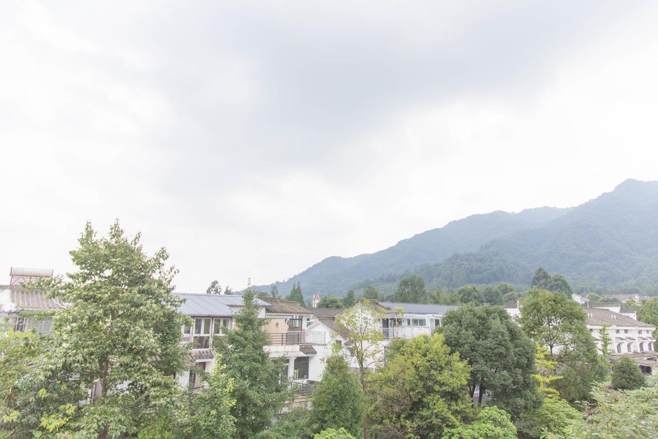 Отель Qingcheng Mountain Huakai Shiminsu Дуцзянъянь Экстерьер фото